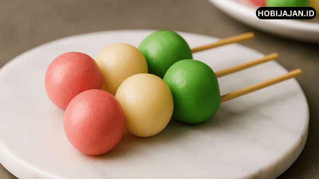 Dango: Camilan Manis Jepang Berbentuk Sate yang Unik!